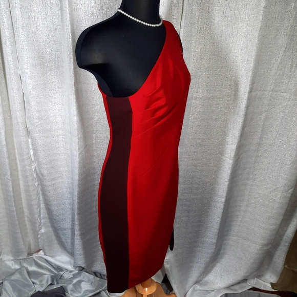 NWOT NEW YORK AND COMPANY ONE SHOULDER DRESS SIZE M ZIPPER SPLIT - Picture 9 of 11